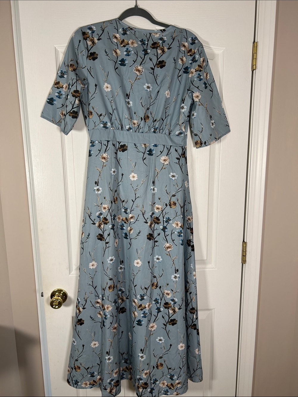 Light Blue Floral Wrap Style Midi Dress size L - Picture 6 of 6